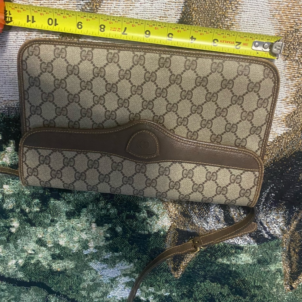 Gucci multi purpose classic purse! Authentic!! Clean, non smoking home. - Picture 12 of 13